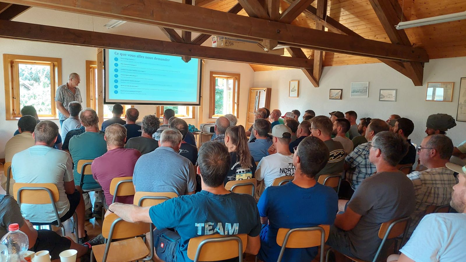 Salle comble lors de la séance d'information ArroC au Vieux Four de Combremont-le-Grand